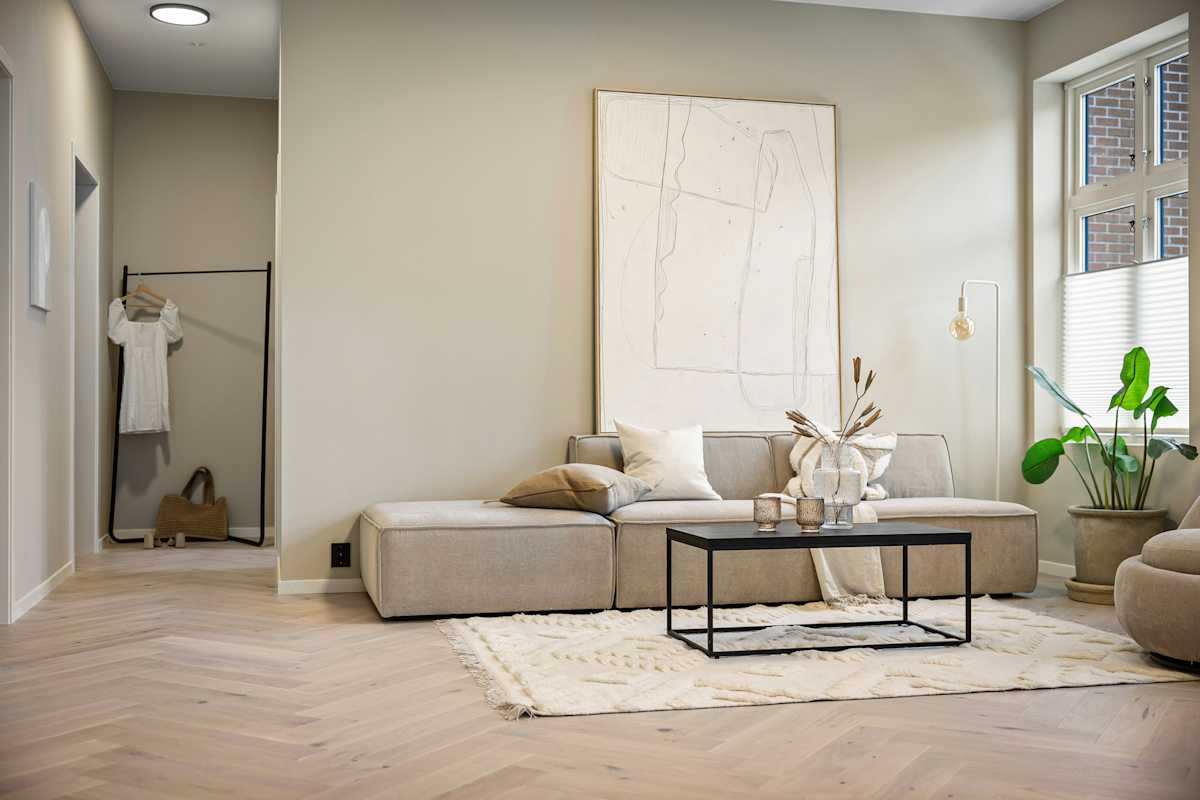 Bright-and-minimalist-living-room-interior-with-clean-details