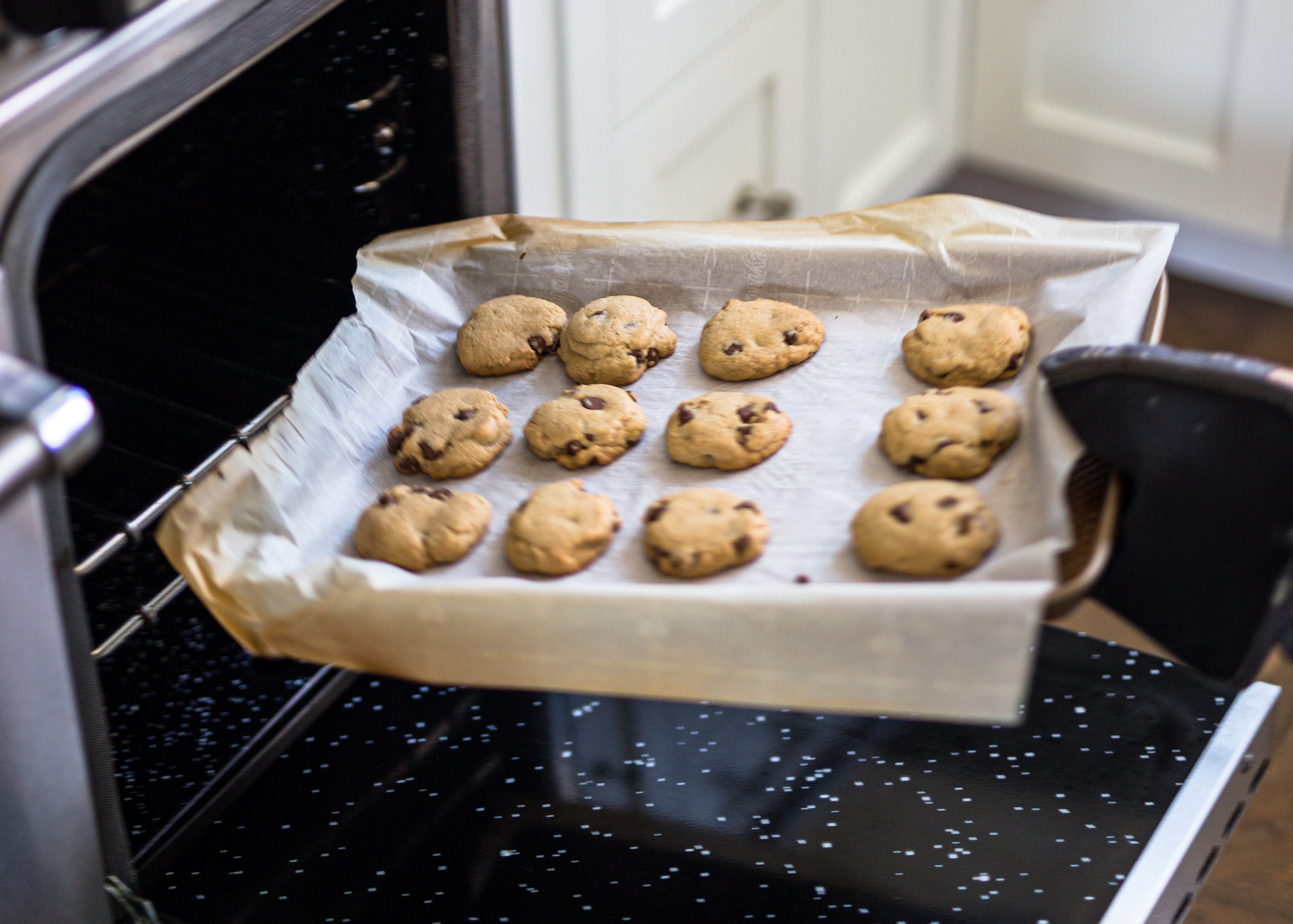 Tray-with-cookies-in-oven