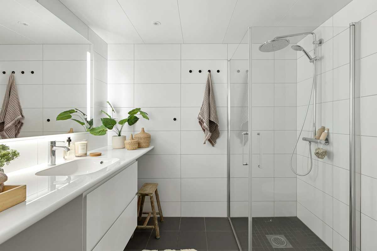 How to clean the shower