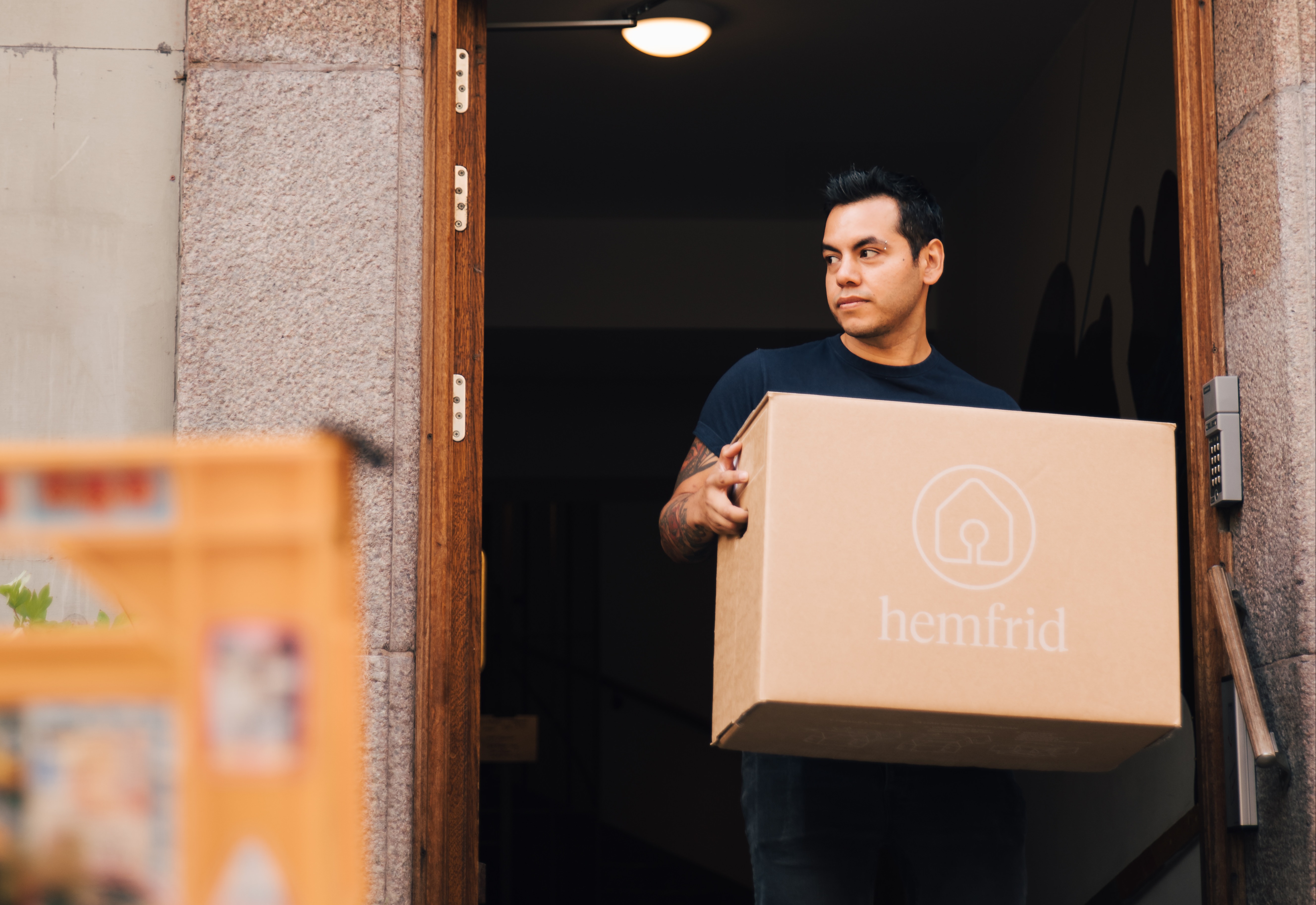 Alexander-Zubieta-bär-flyttkartonger