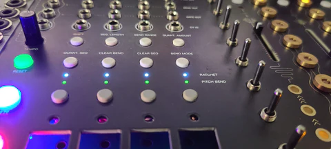 degree-2021-ratch-leds