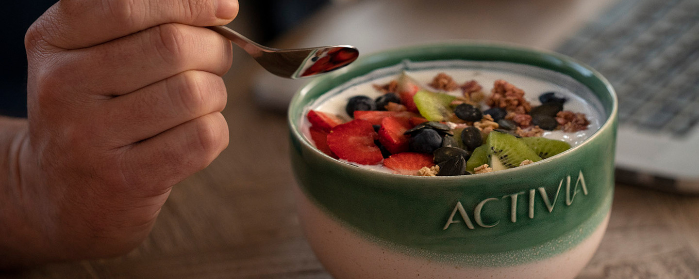 Yogurt e frutta: dalla raccolta al barattolo per Activia