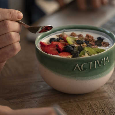 Yogurt e frutta: dalla raccolta al barattolo per Activia