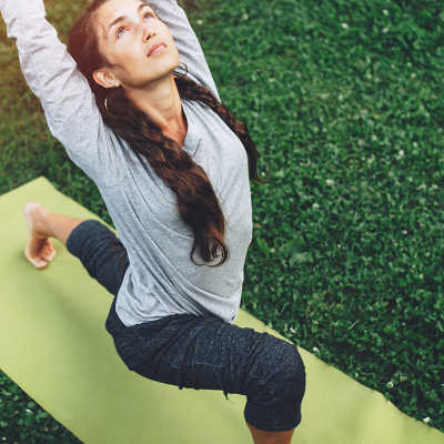 Gonfiore addominale e intestino irritabile: il rimedio è lo yoga