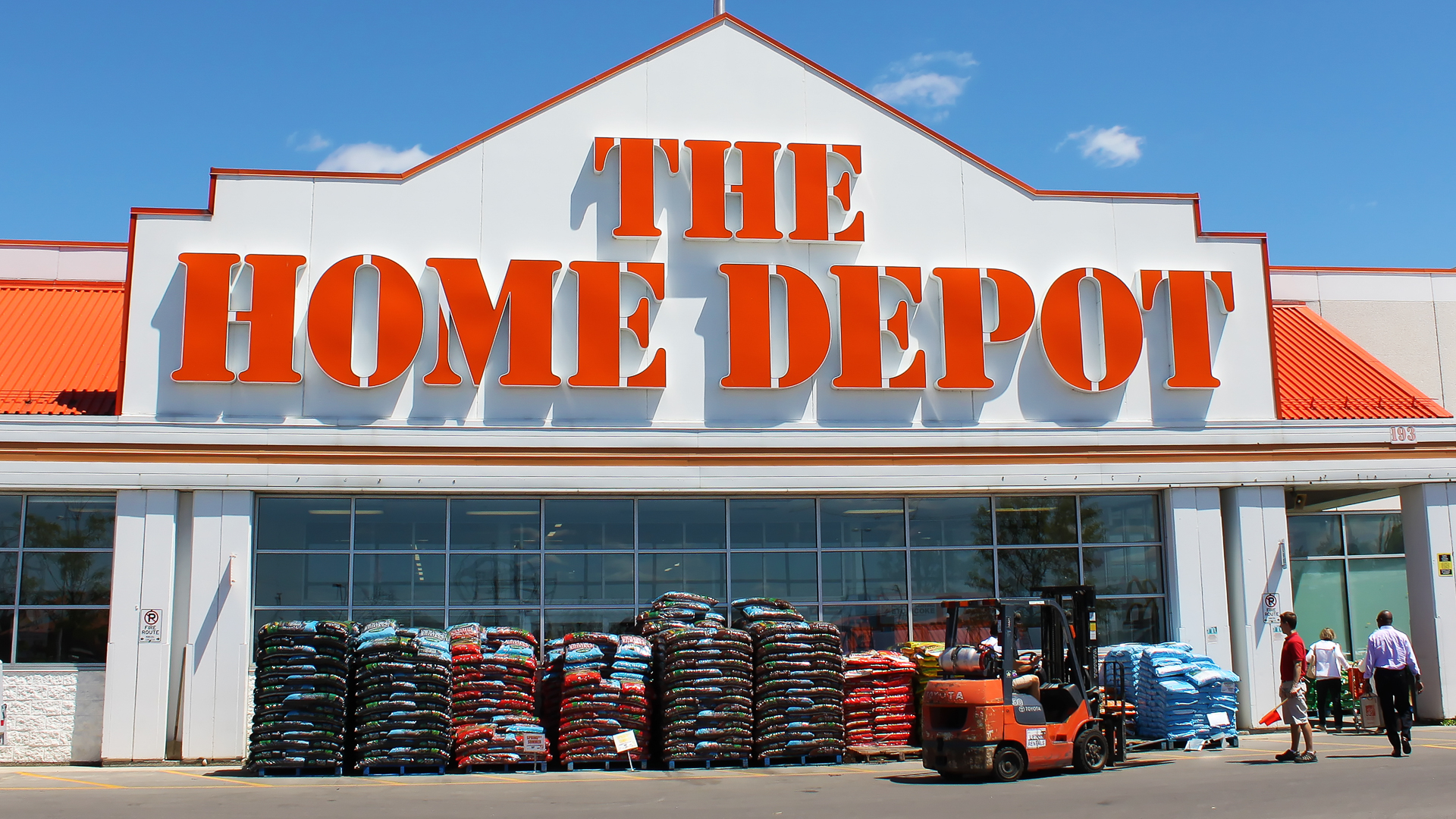 Home Depot's 2026 Holiday Collection: 6 Winter Décor Picks