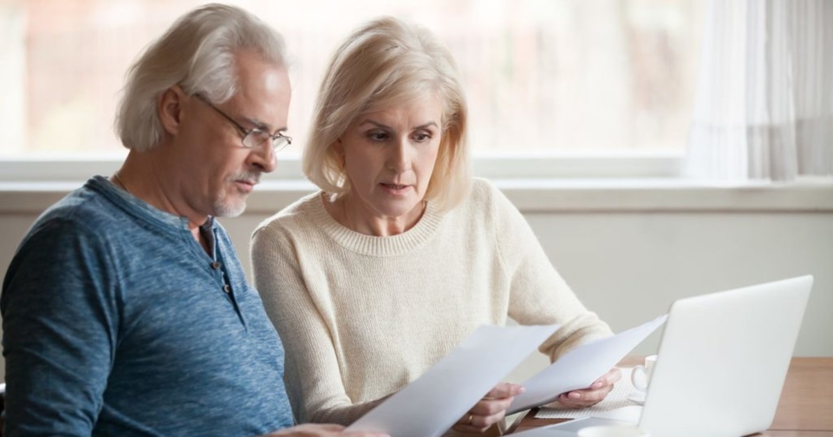 How To Consolidate Debt With Bad Credit: 6 Smart Options