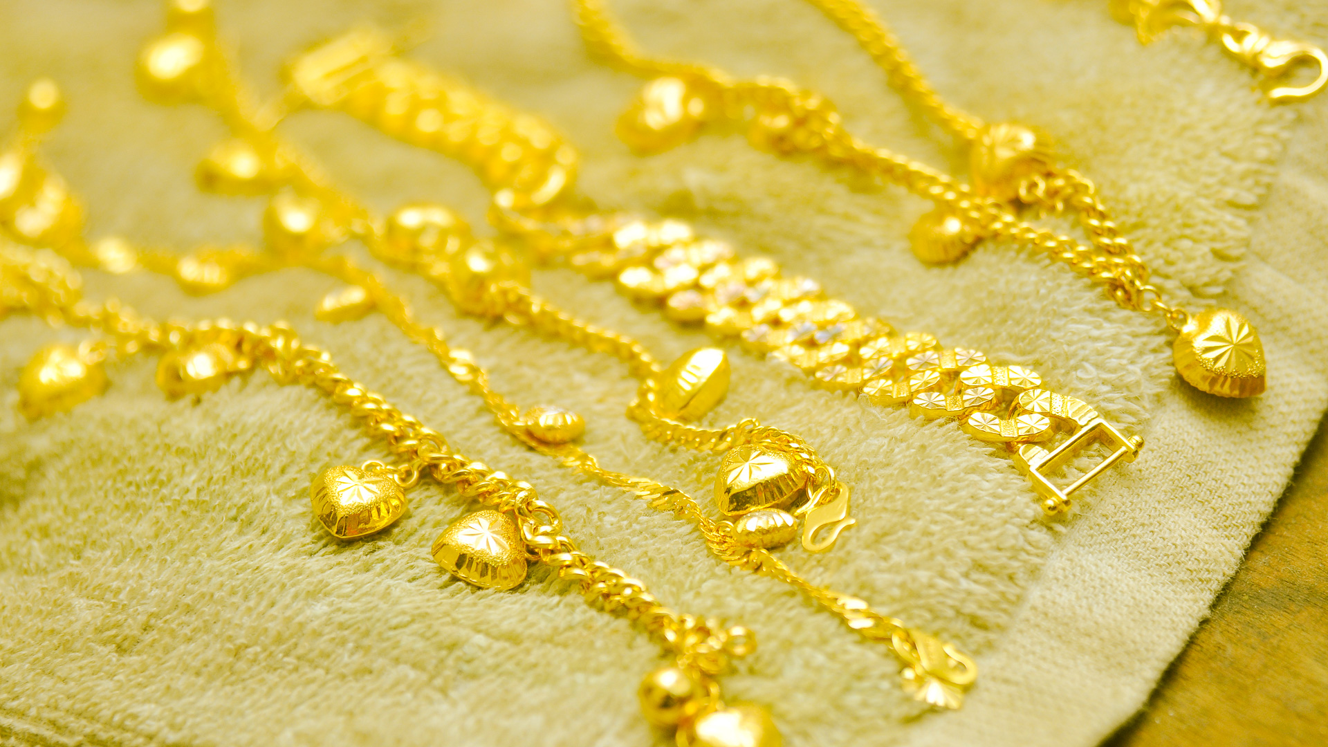 5 Status Symbols Wealthy Millennials Are Ditching