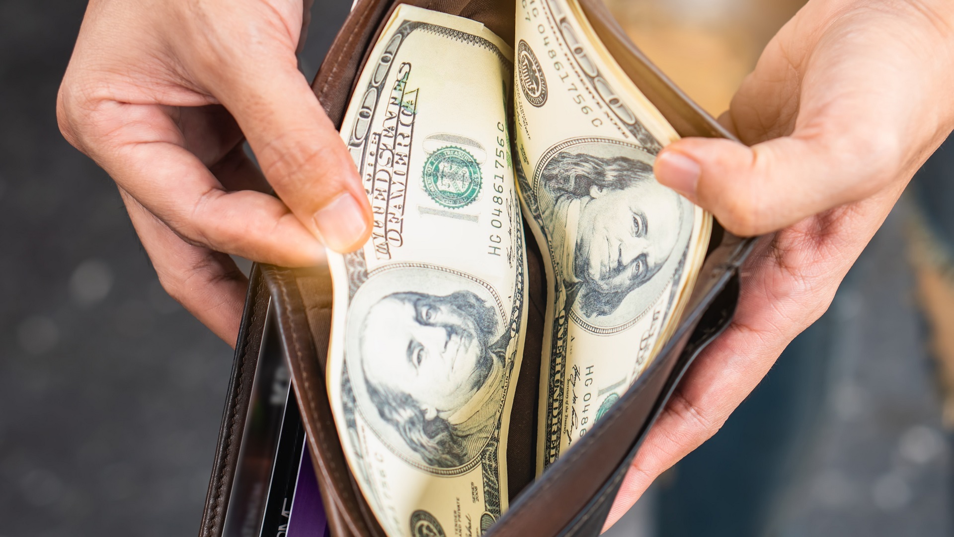 How Much Cash Should You Keep in Your Wallet?