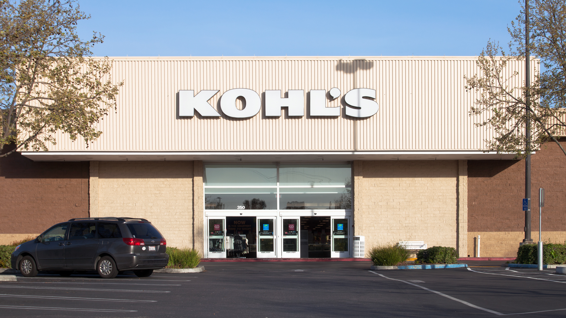 5 Kohl's Items Retirees Should Buy This Summer for Under $25