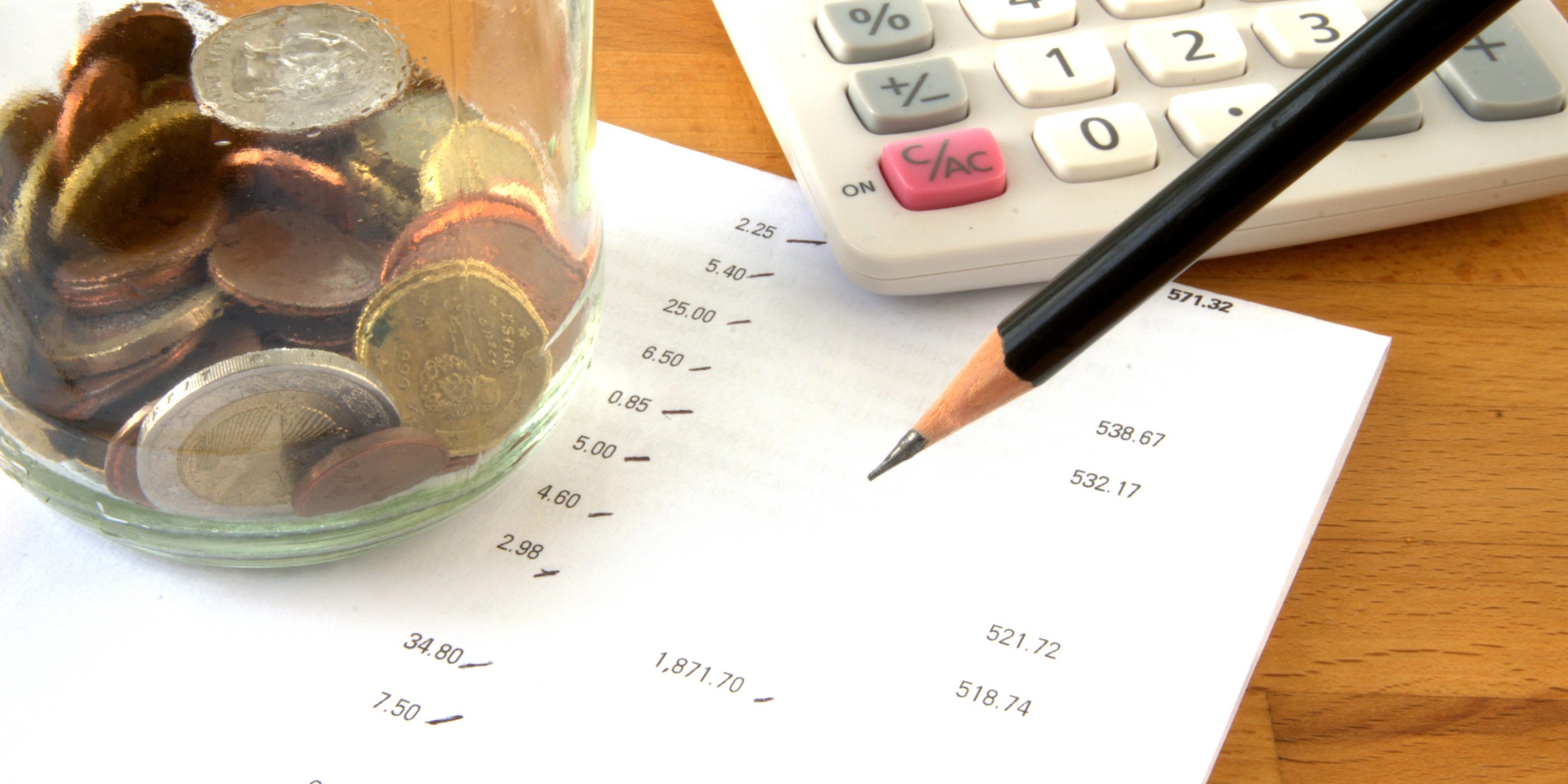 How Banks Calculate Interest on Savings Accounts Explained