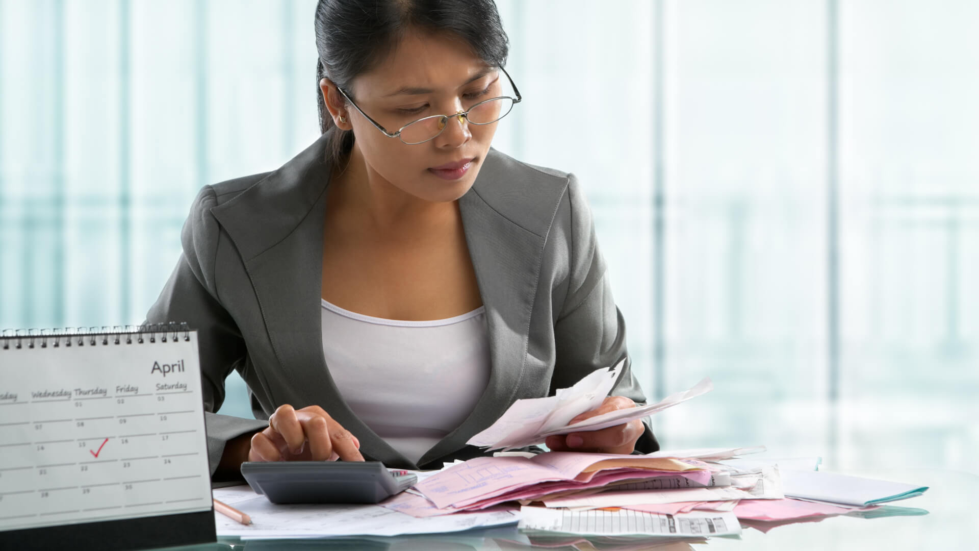 Experts Predict the 2026 Tax Brackets — Who Will Pay More?