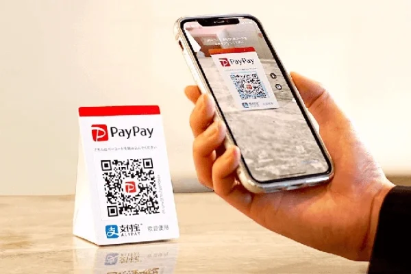 Paying via QR code with PayPay