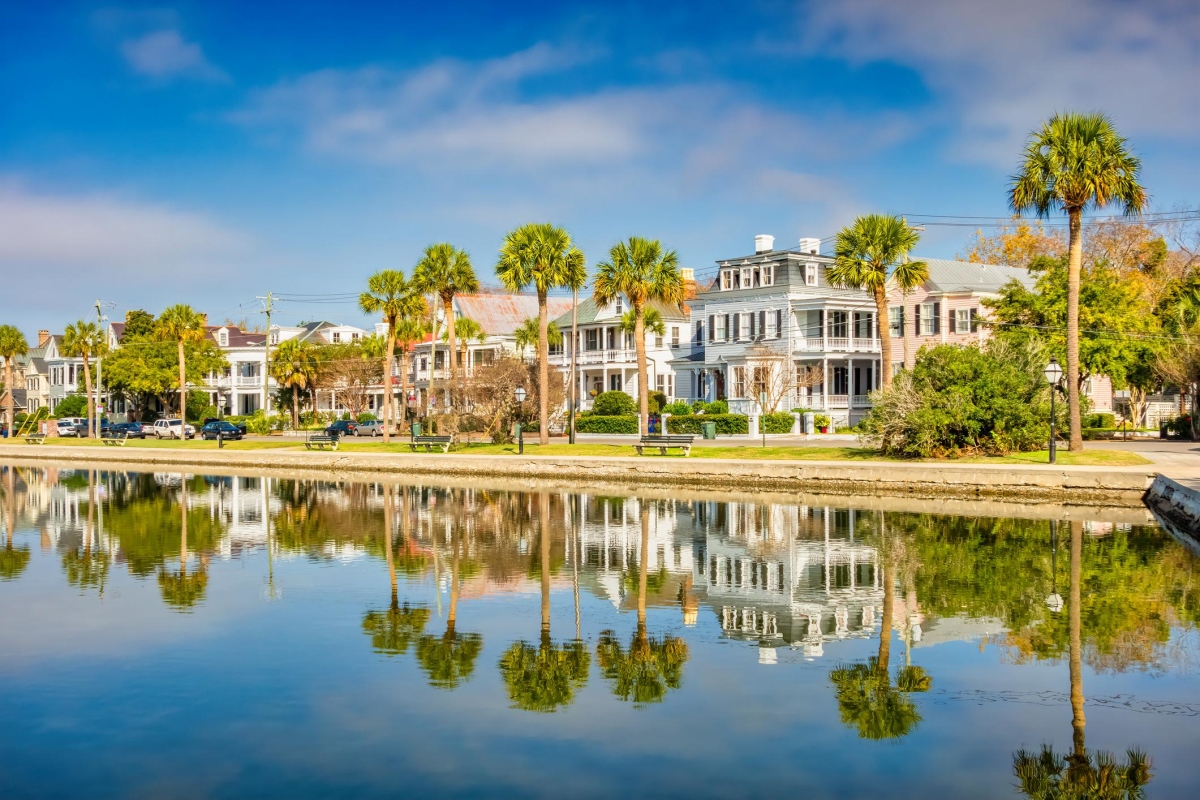 Historic-homes-line-the-waterfront-in-Charleston.
