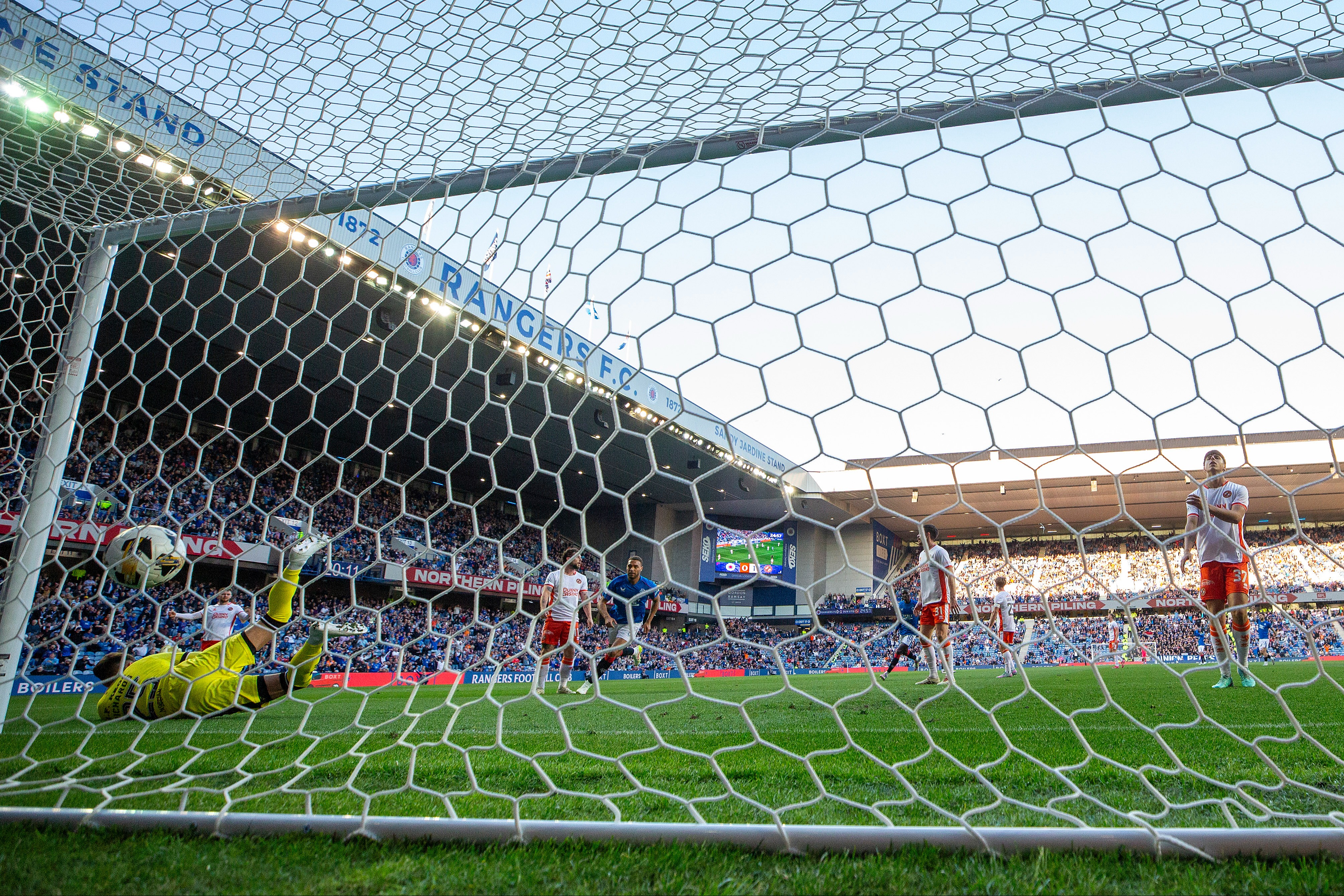 Dessers Delight At 50th Gers Goal | Rangers Football Club