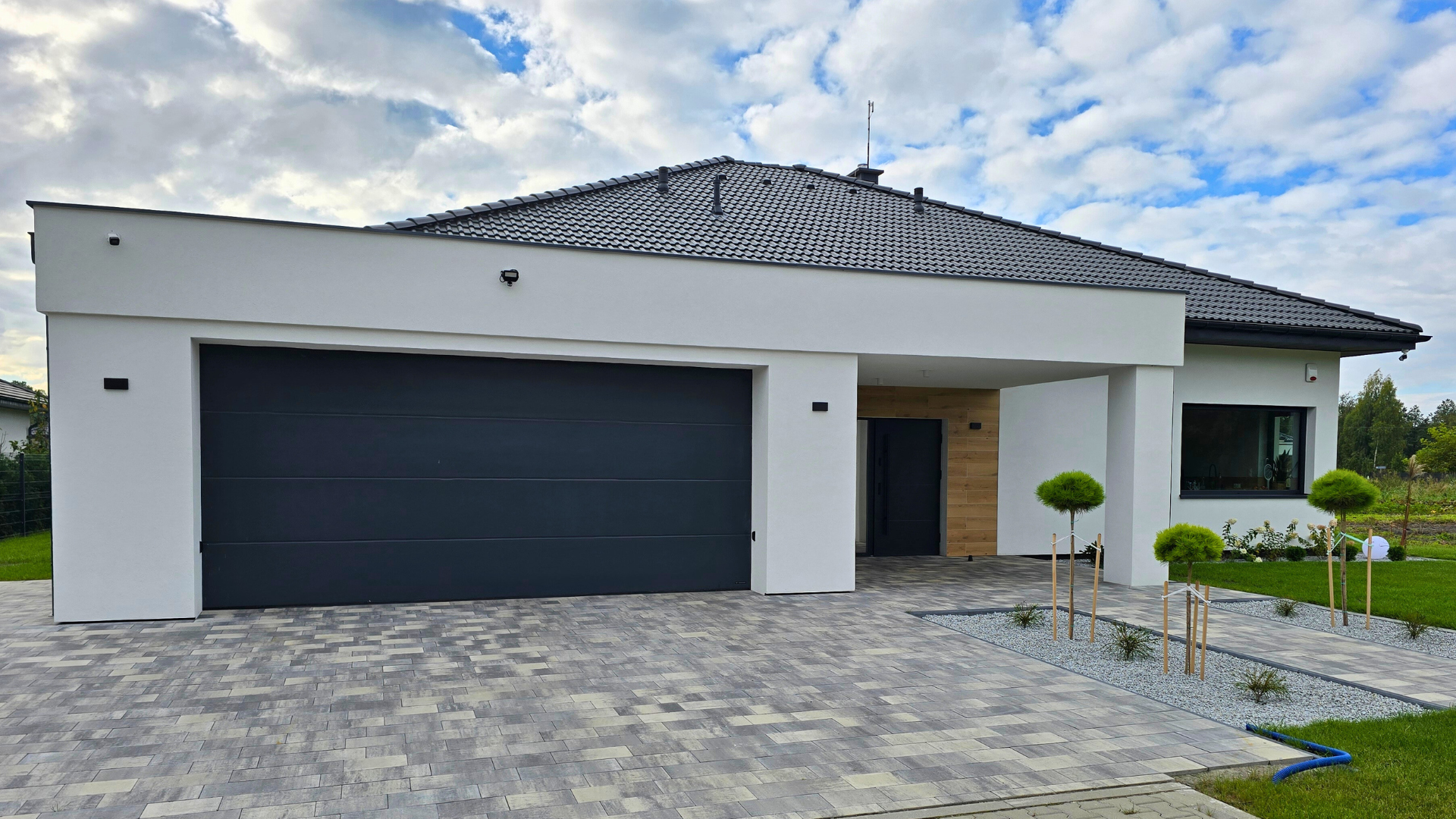 zdjęcie-okna-drzwi-bramy-rolety