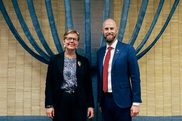 Finlands inrikesminister Krista Mikkonen och Carl-Oskar Bohlin, minister för civilt försvar. Foto: Tom Samuelsson/Försvarsdepartementet