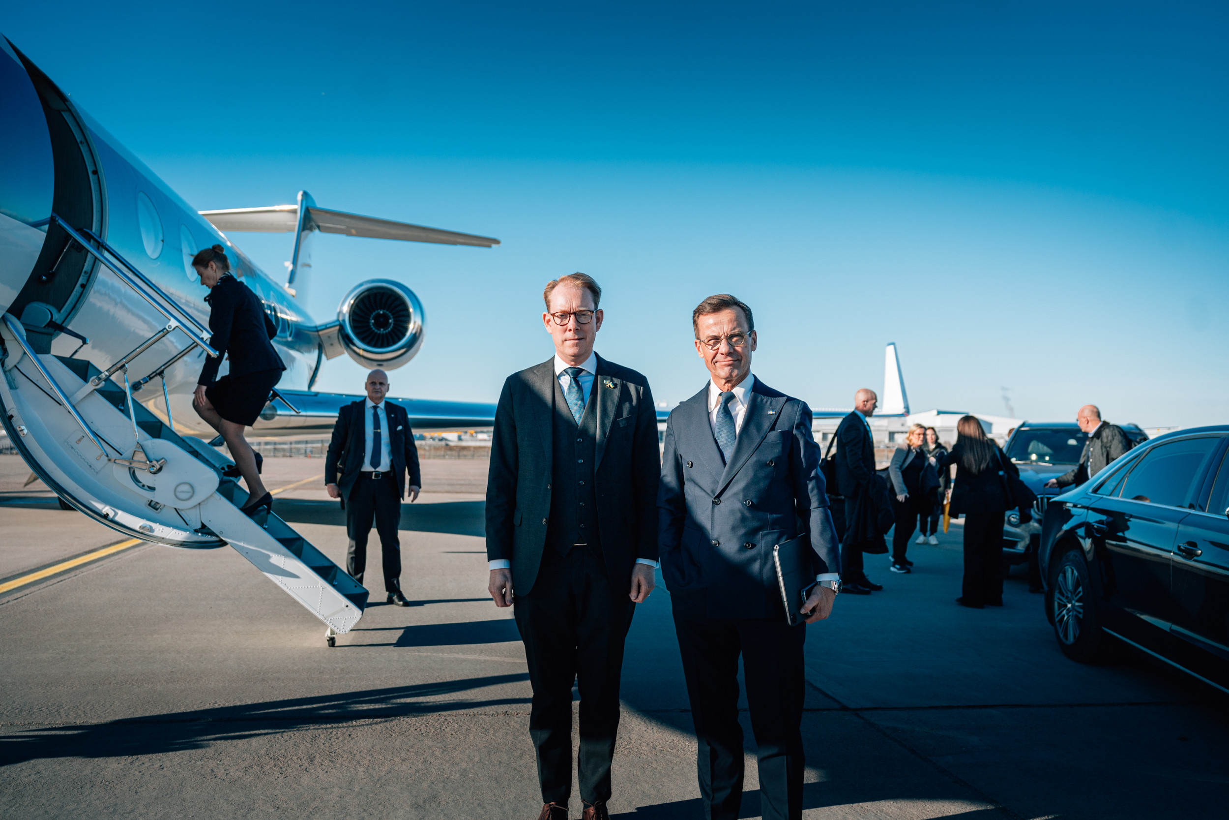 Statsminister Ulf Kristersson och utrikesminister Tobias Billström på väg till Washington DC för att överlämna Sveriges anslutningsinstrument till Nato i den 6 mars 2024.