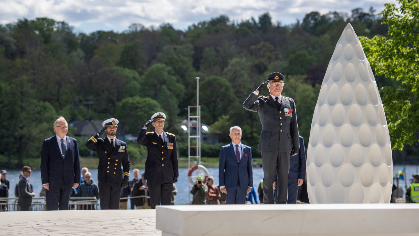 HM Konungen vid minnesmärket Restare på Gärdet i Stockholm på Veterandagen 2019 Foto: Försvarsmakten