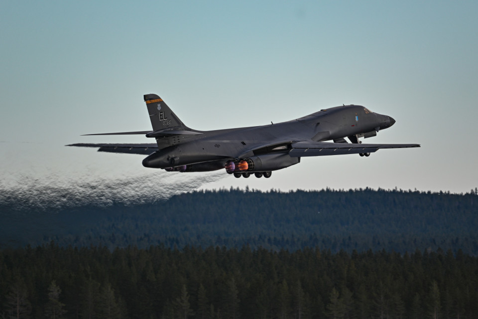 B-1B Lancer lyfter från Luleå-Kallax flygplats Foto: U.S. Air Force photo / Staff Sgt. Jake Jacobsen