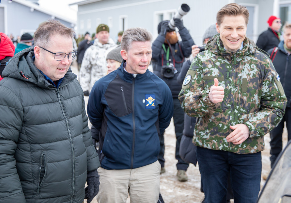 Norges försvarsminister Bjørn Arild Gram, försvarsminister Pål Jonson (M) och Finlands försvarsminister Antti Häkkänen besöker Nordic Response 24 Foto: Arnfinn Sjøenden / Forsvaret