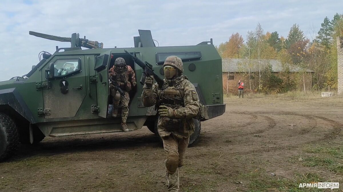 Roshel Senator Armored Personnel Carrier Foto: Ukrainska försvarsministeriet / Creative Commons Attribution 4.0 International