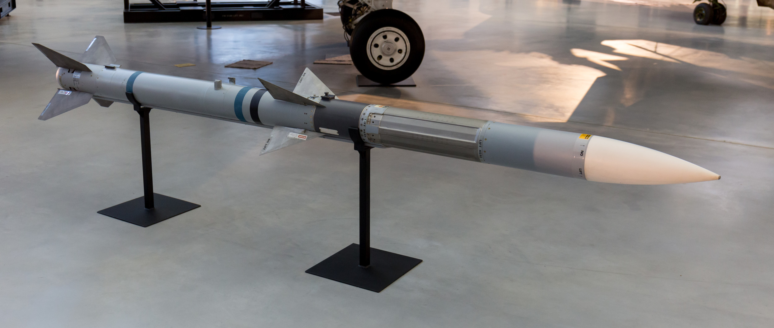 AIM-120 Jaktrobot 99