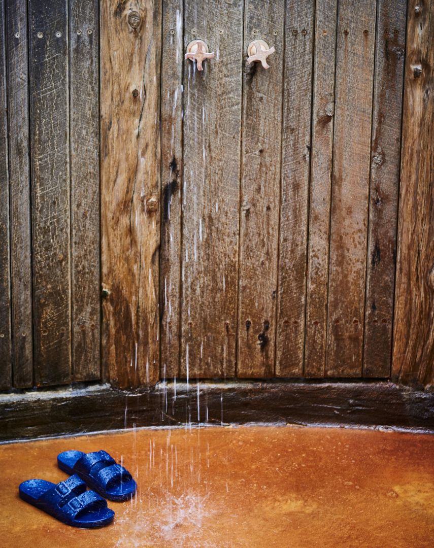 peninsula hot springs_outdoor shower_recycled timber 