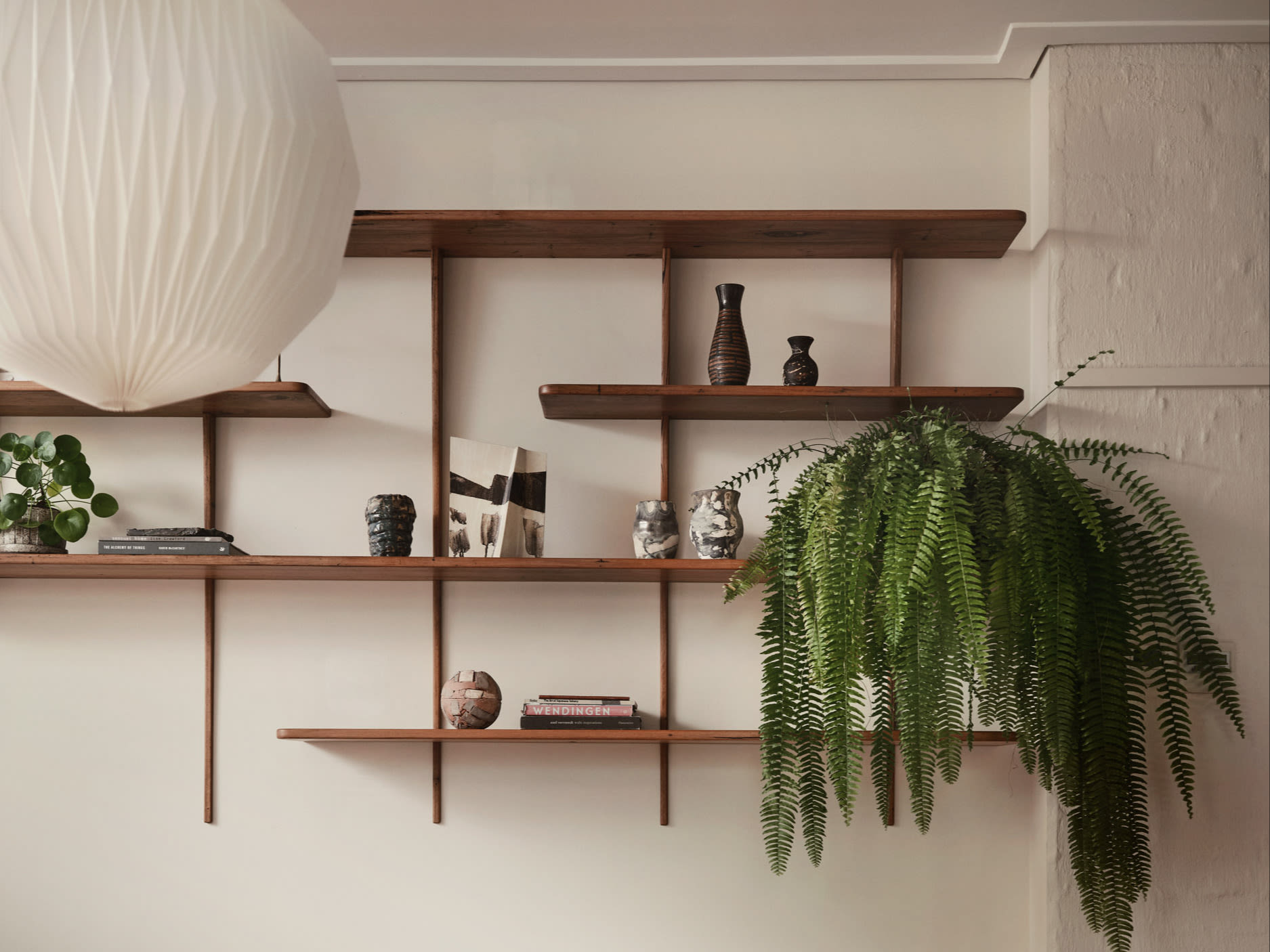 Lakes Drive shelf detail 03