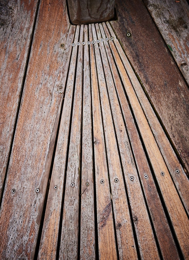 bathing experiences_recycled timber_deck detail 
