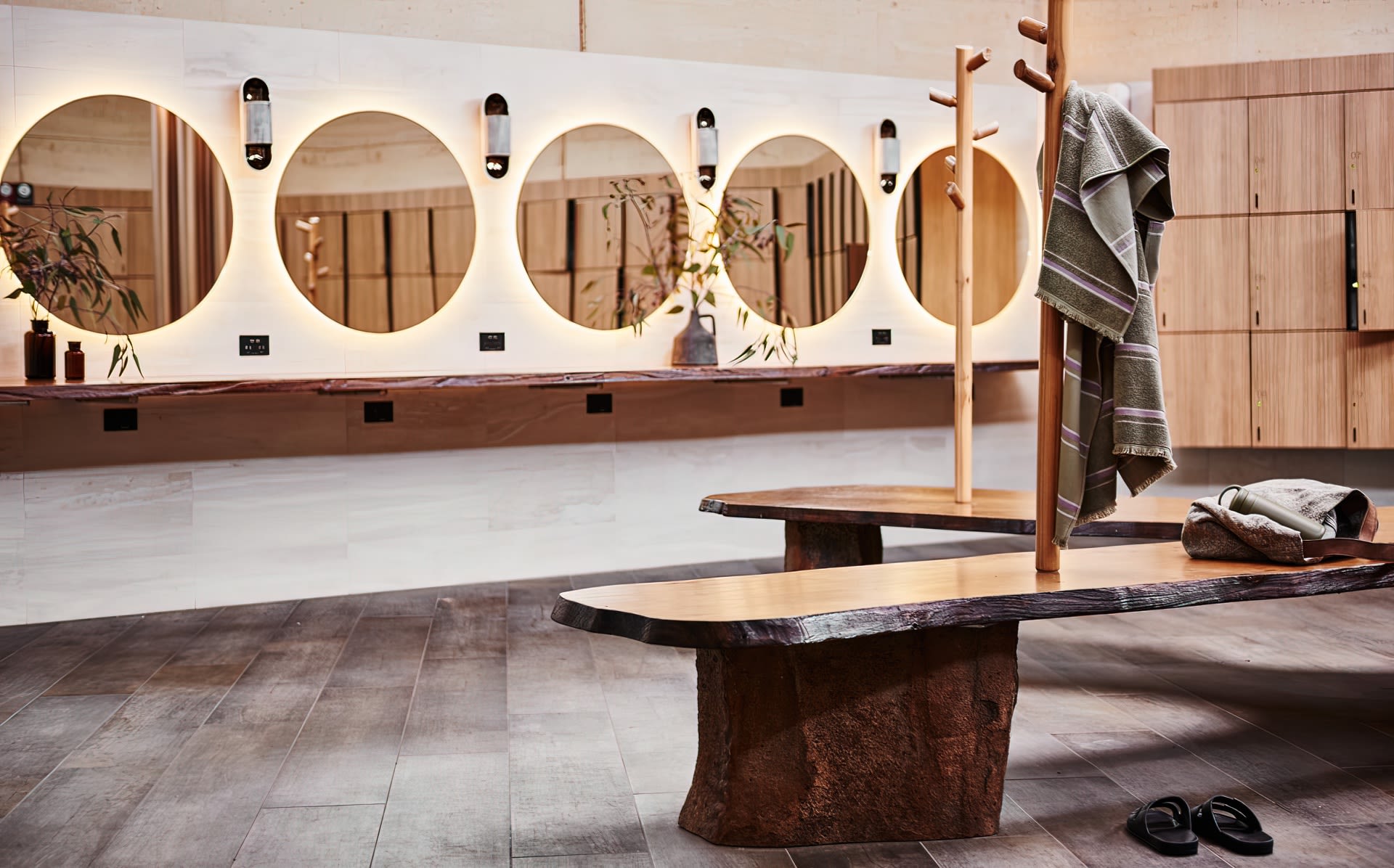 amphitheatre changerooms_earth tones_natural stone