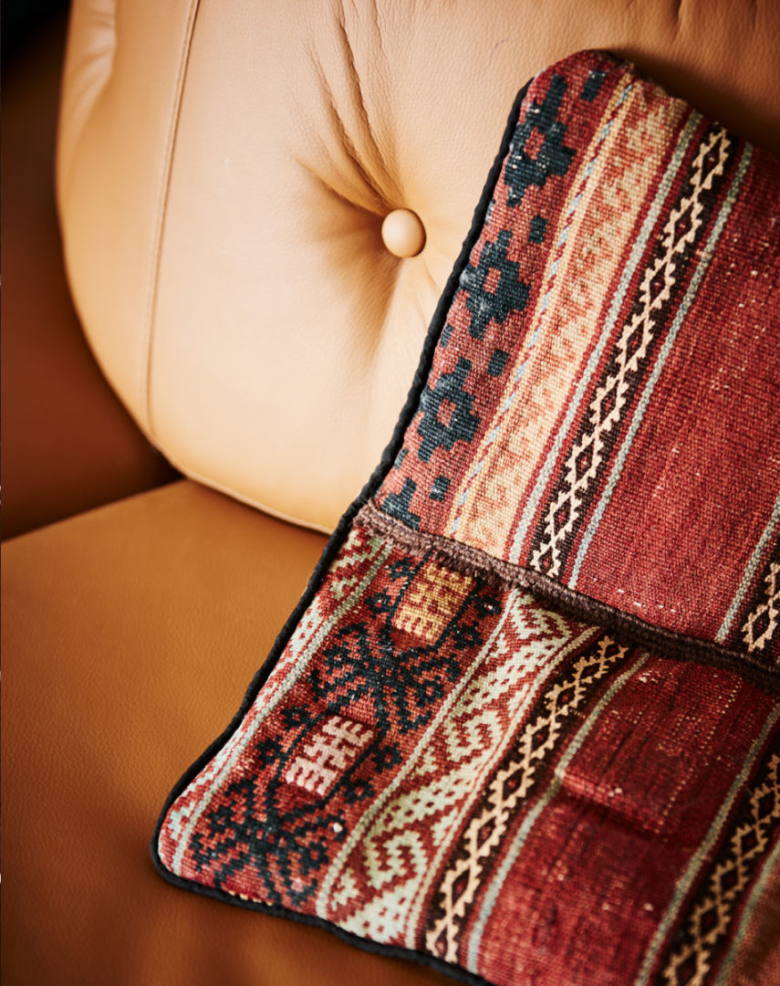 treatment room_leather upholstery_moroccan cushion