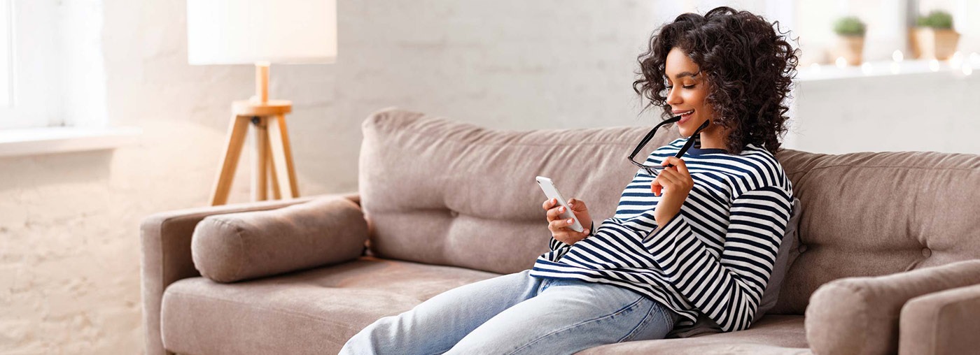 progapp-woman-header-mobile-cropped