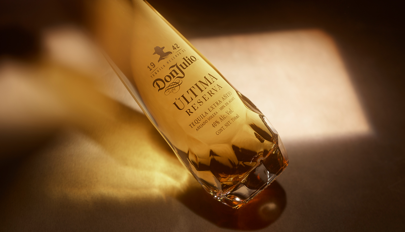 Ultima Reserva Video Poster