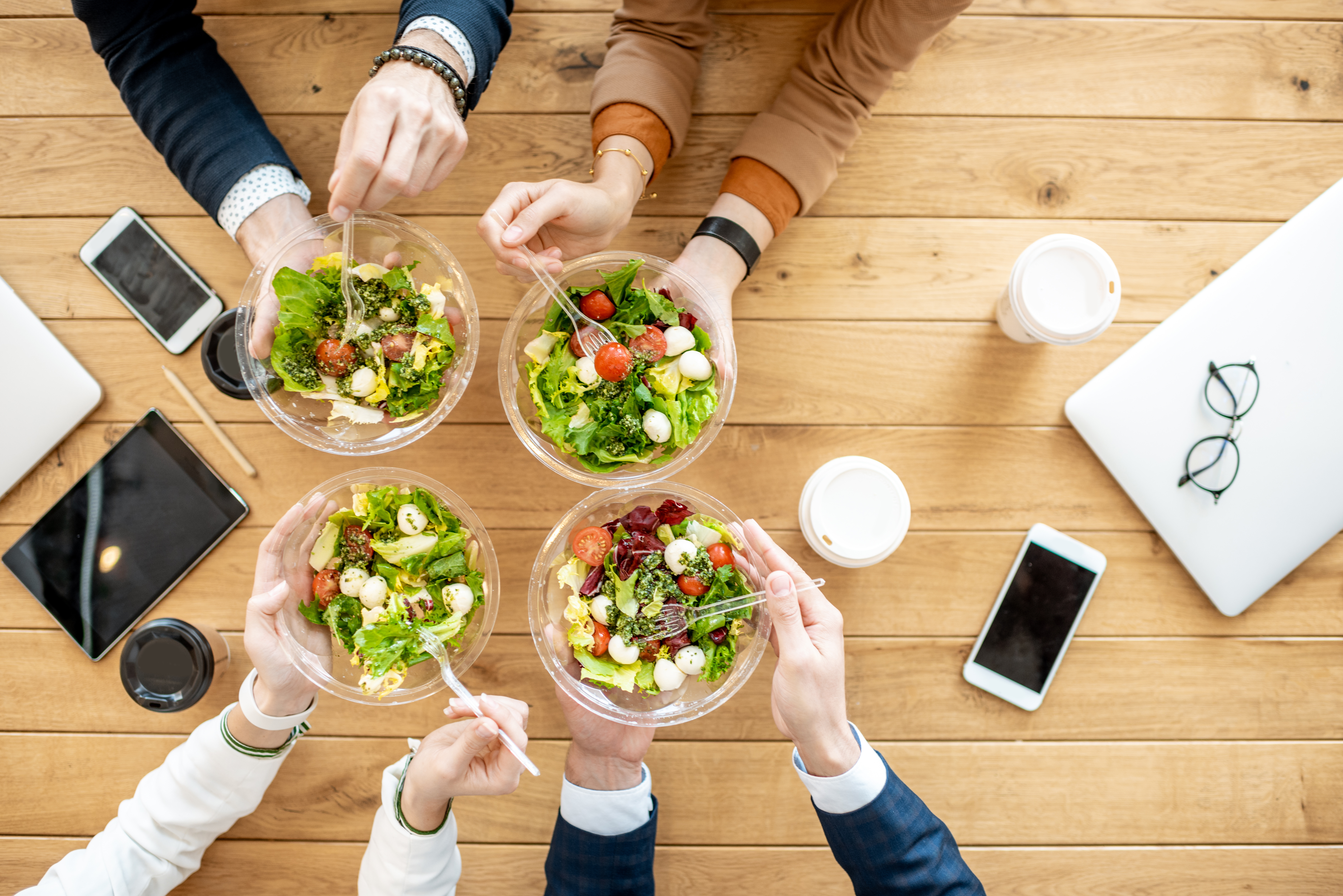 team-lunch-salat
