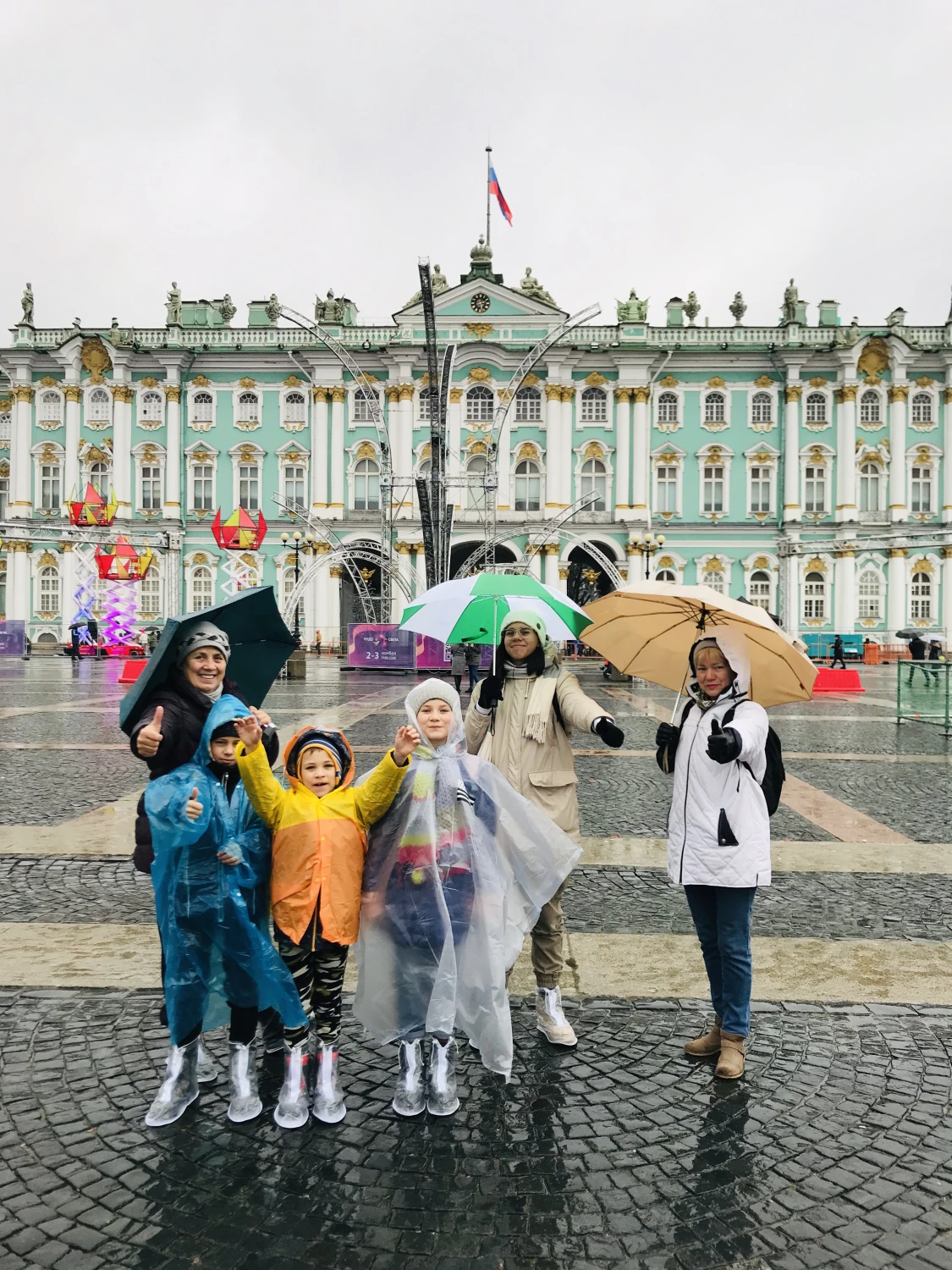 Какая погода сейчас в Питере как одеваться