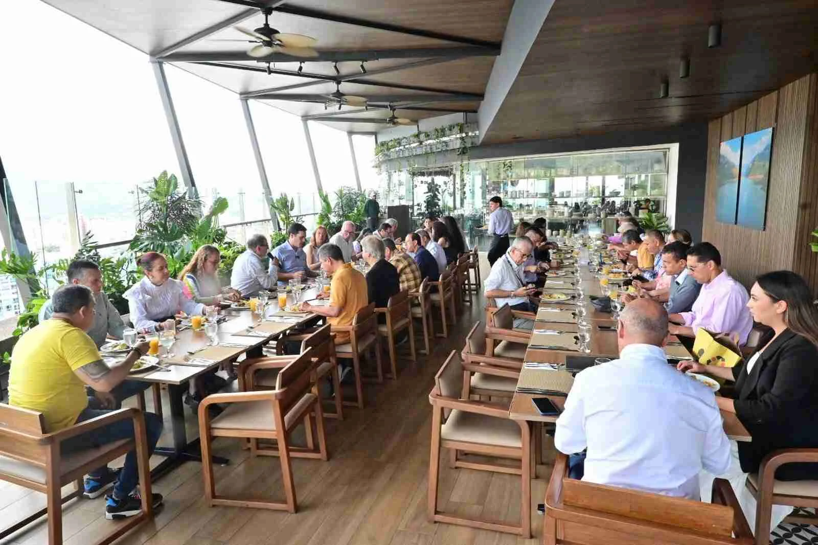 CARD: En 2024 11.426 familias, 219 comercios y 43 grandes comercios se conectaron al servicio de gas natural en Santander 