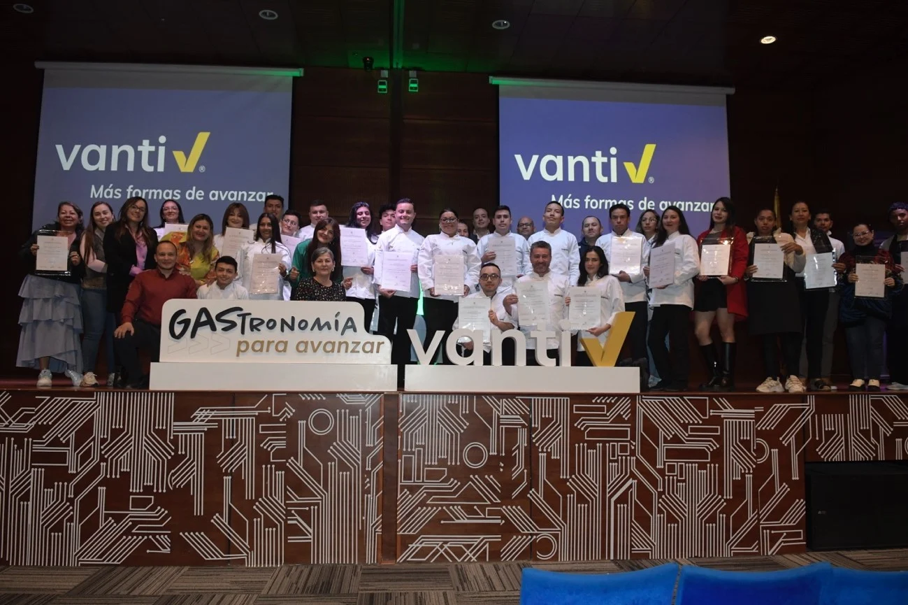 CARD: Programa GAStronomía para Avanzar de Vanti, gradúa 40 estudiantes en cocina tradicional colombiana