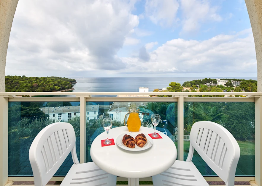 hotel-gran-vista-plava-laguna-classic-room-with-balcony-sea-side-extra-bed-1