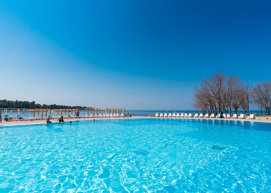 apartments-katoro-swimming-pool-1