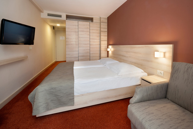 Hotel MateradaClassic room with balcony park side 2