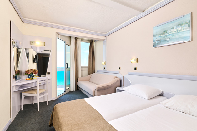 PL Hotel Plavi Classic room with balcony sea view - extra bed3