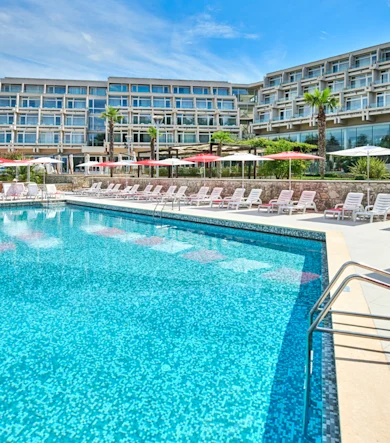 hotel-mediteran-plava-laguna-swimming-pool-1