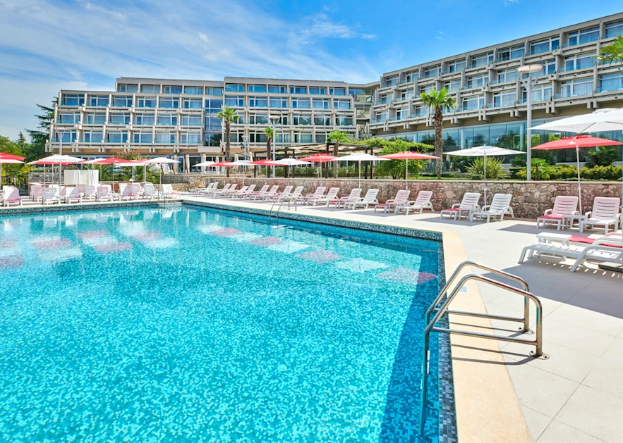 hotel-mediteran-plava-laguna-swimming-pool-1