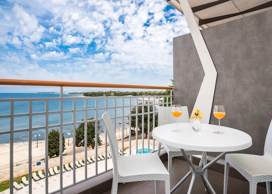 hotel-umag-plava-laguna-premium-room-with-balcony-sea-side