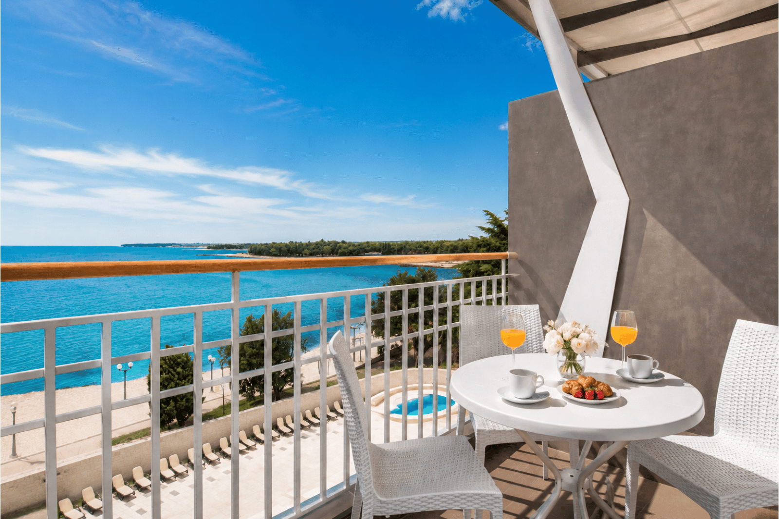 hotel-umag-plava-laguna-premium-room-with-balcony-sea-side