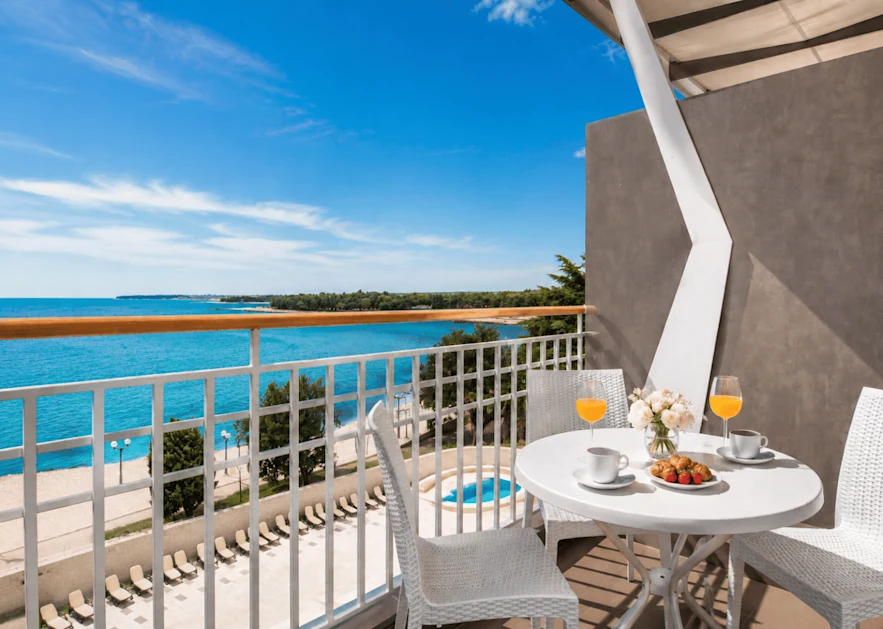 hotel-umag-plava-laguna-premium-room-with-balcony-sea-side