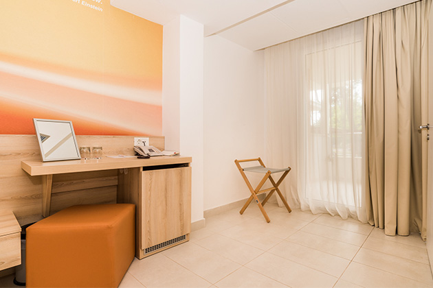 Residence Umag Classic room with balcony park side 3