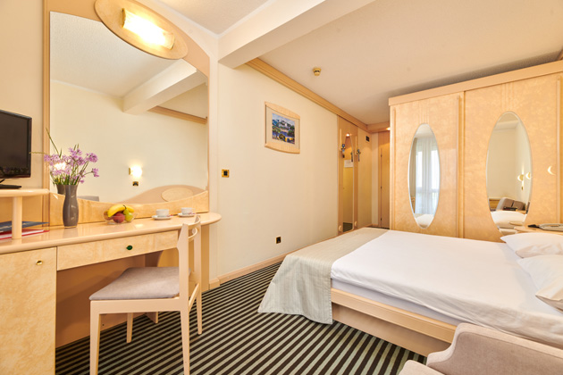 Hotel Istra Classic Room with balcony sea side1