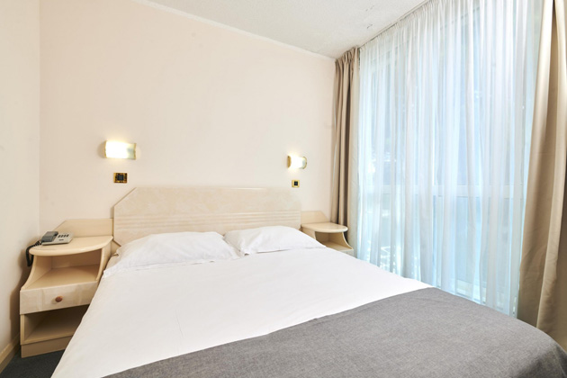 Economy room with french bed