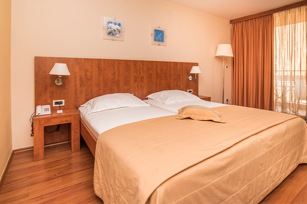 Hotel Umag Plava Laguna Classic room balcony park side C2BP (2)